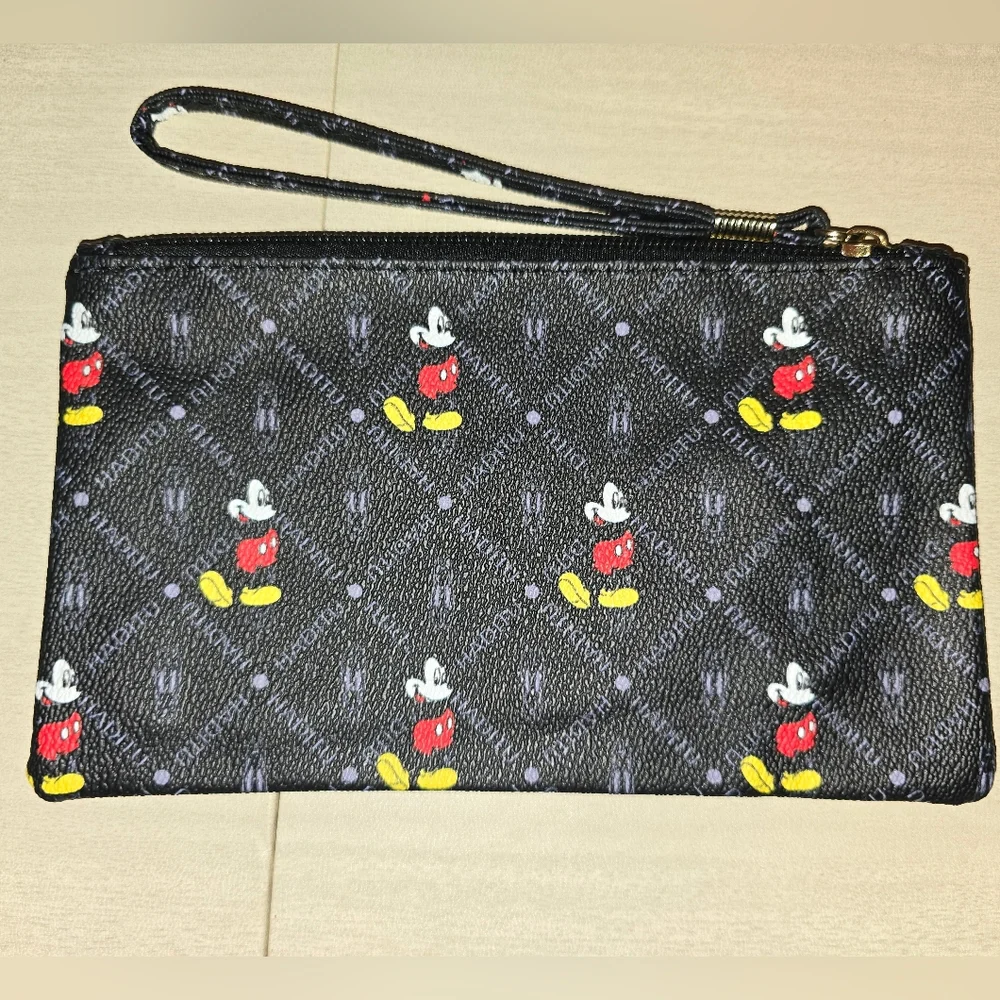 Black Zipper Wristlet Pouch with Mickey Mouse Design, Brand New - Picture 3 of 5